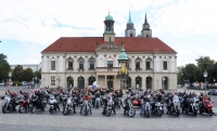 Motorradfahren_mit_Herz-Rathaus